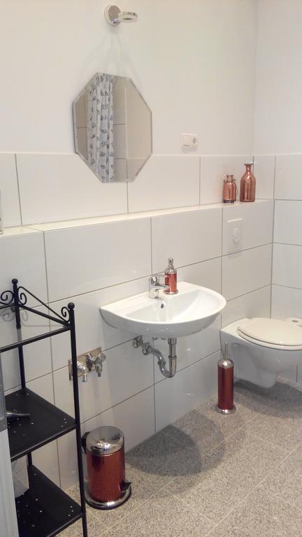 Studio Apartment Niemetzstr 51 Берлін Екстер'єр фото