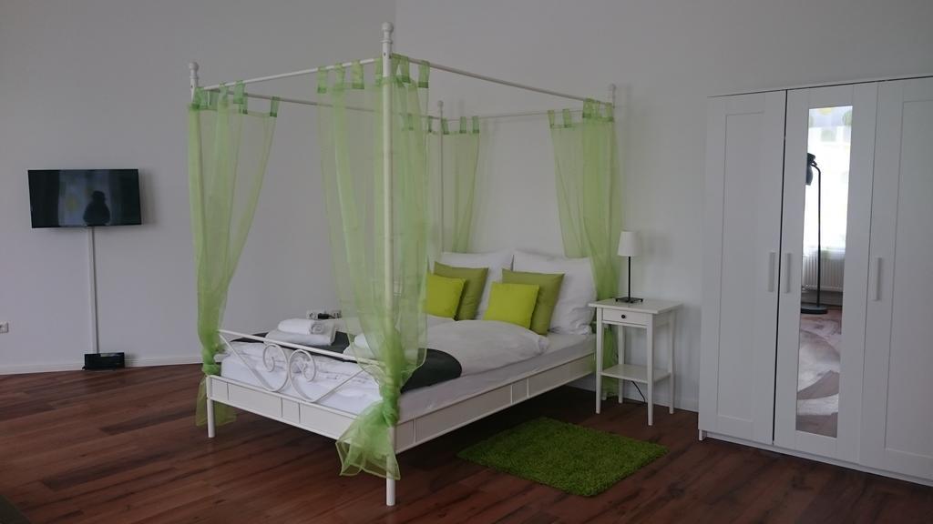 Studio Apartment Niemetzstr 51 Берлін Екстер'єр фото