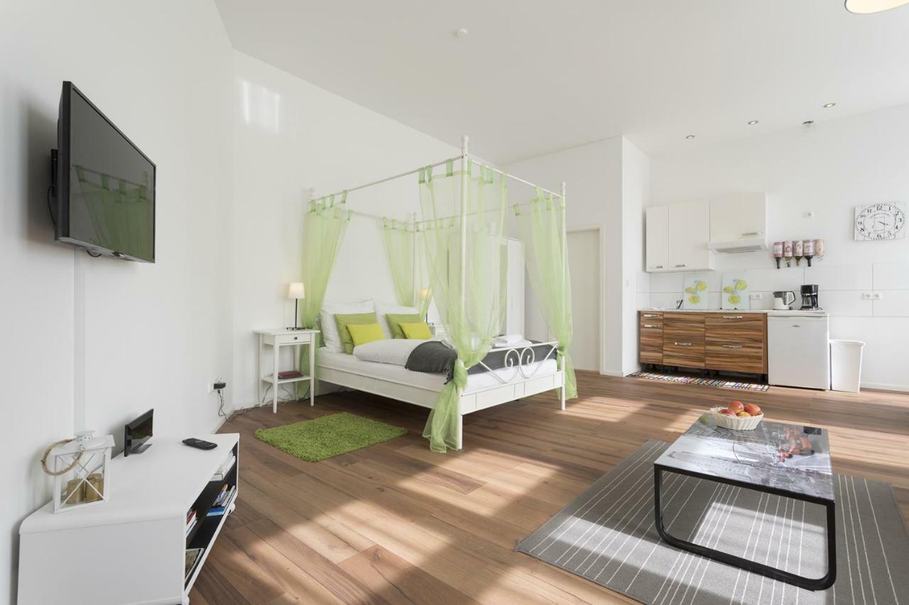 Studio Apartment Niemetzstr 51 Берлін Екстер'єр фото